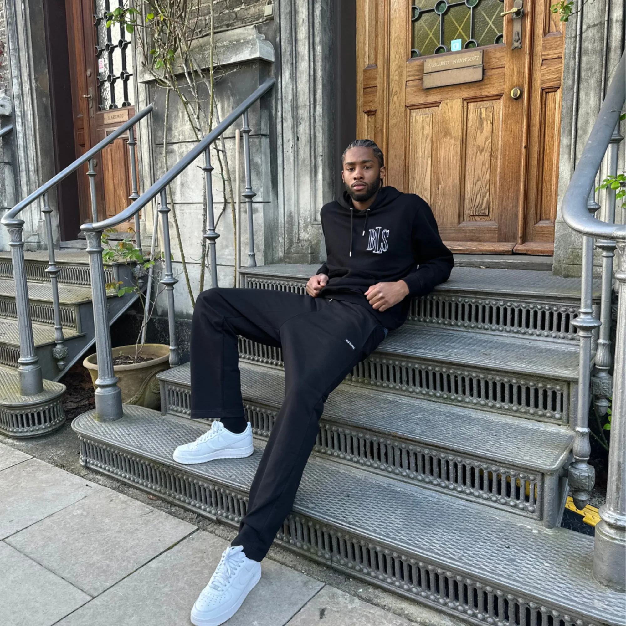 Essential Loose Sweatpants - Black