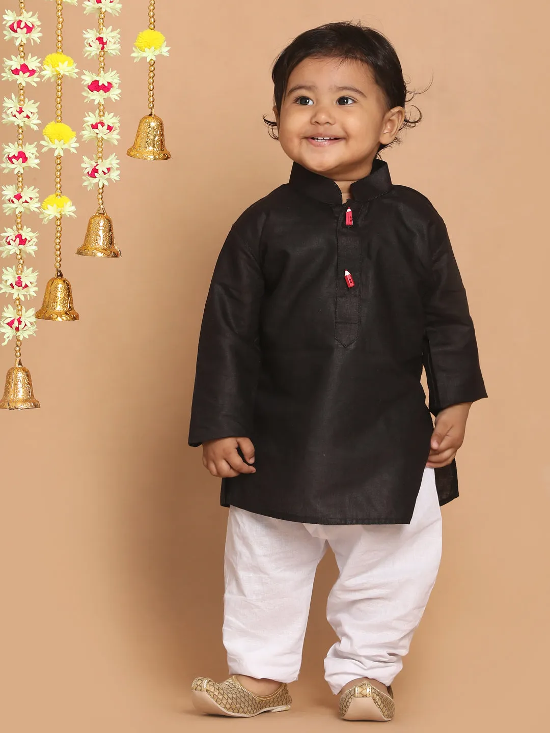 VASTRAMAY Boy's Black Kurta With White Pyjama Set