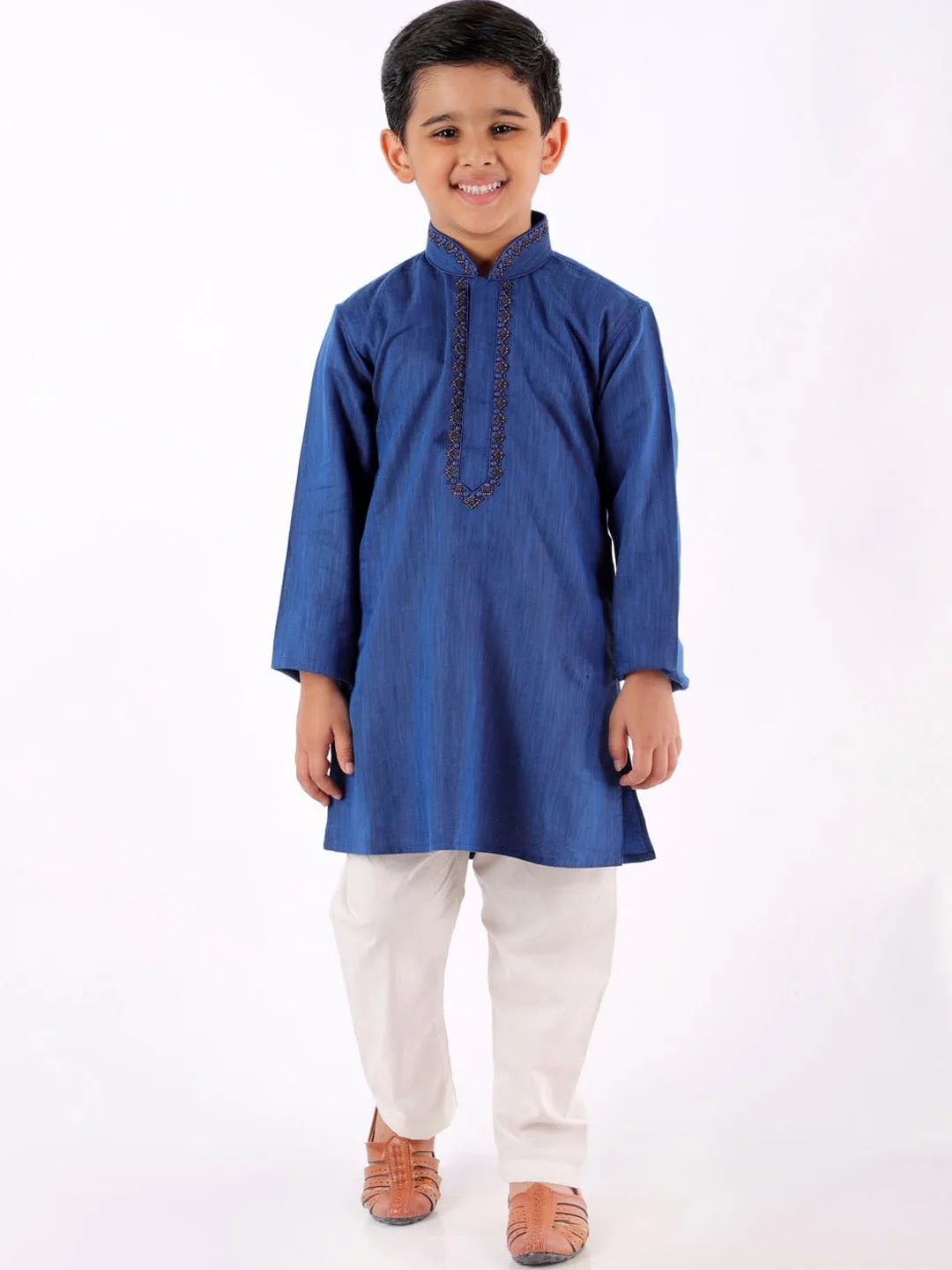 Vastramay Boy's Blue Thread Work Kurta with Pyjamas