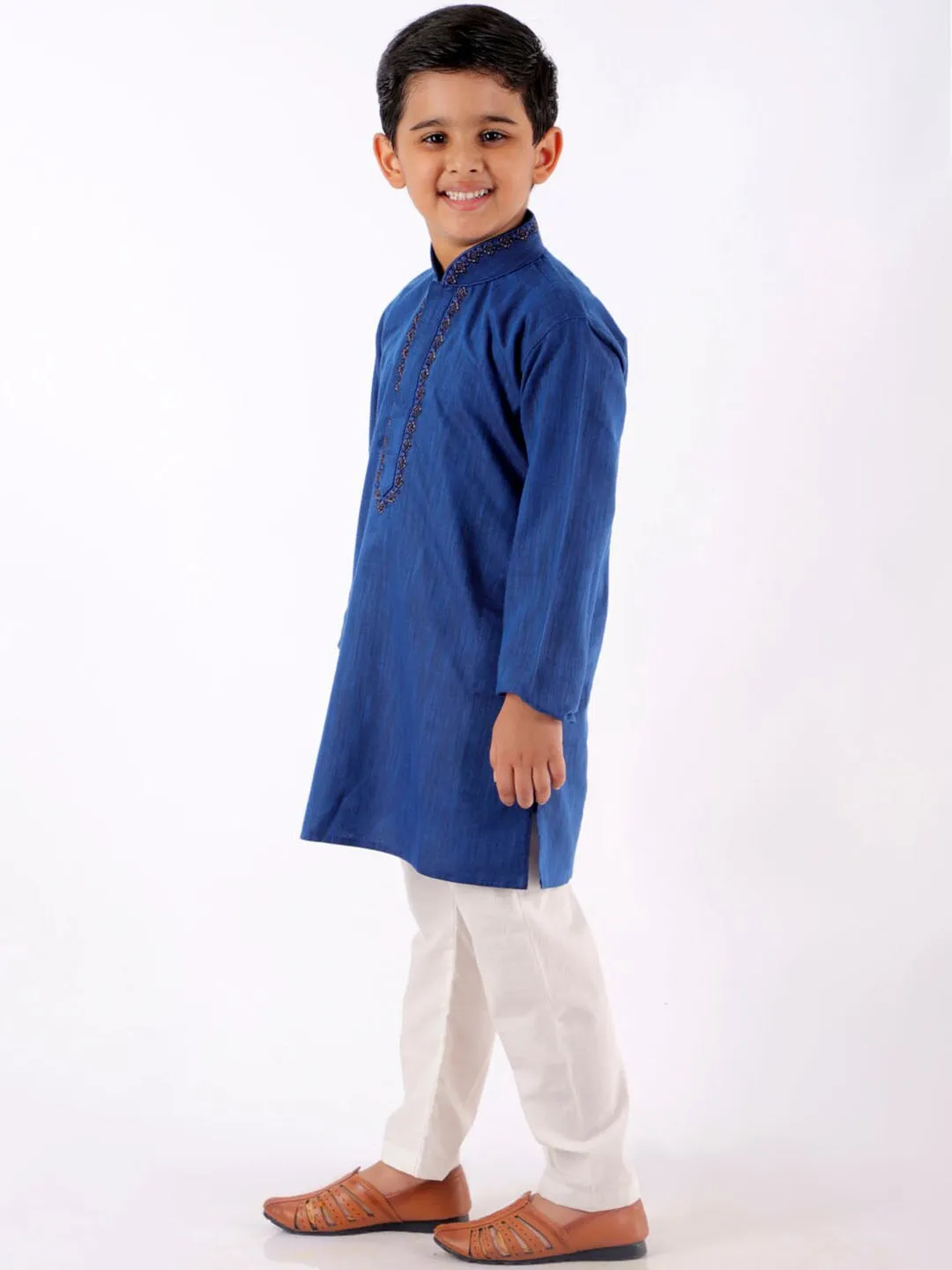 Vastramay Boy's Blue Thread Work Kurta with Pyjamas